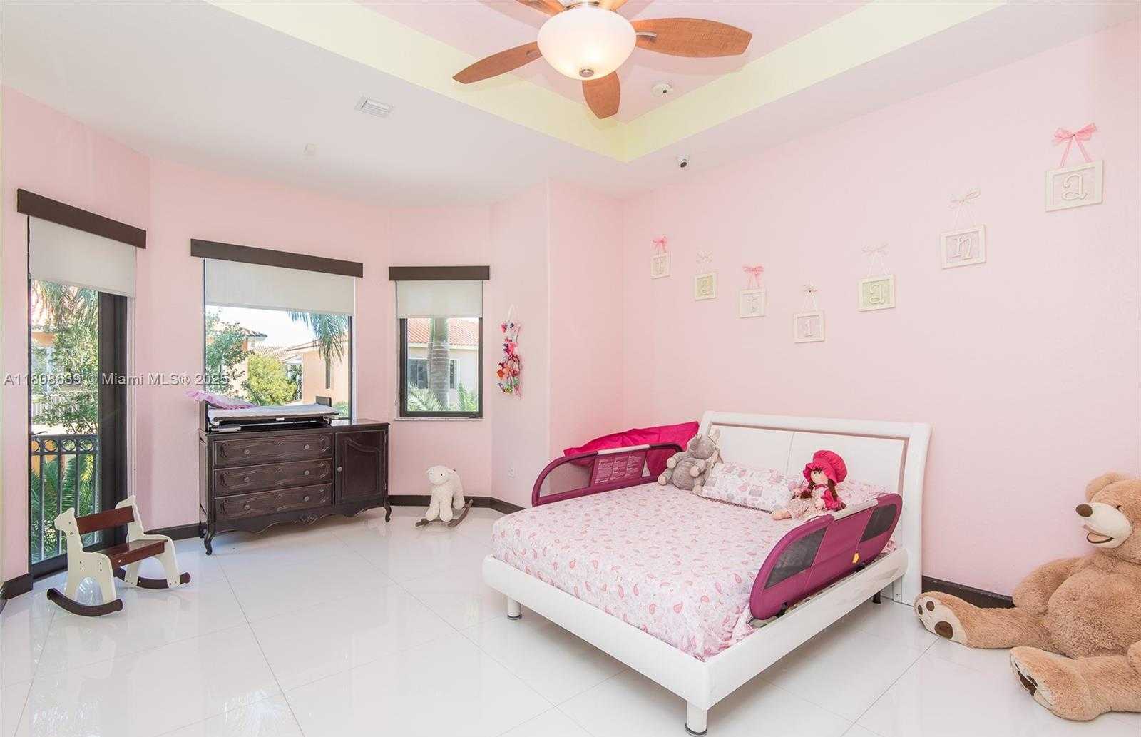 Small Image of 19305 SOUTH WEST 79TH CT, Cutler Bay Number 36