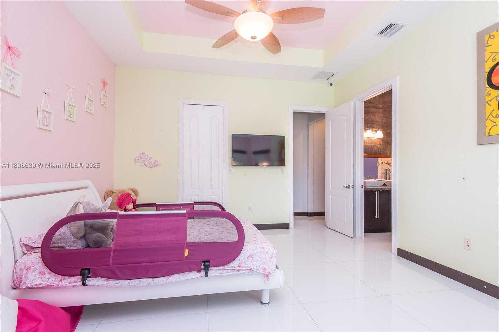 Small Image of 19305 SOUTH WEST 79TH CT, Cutler Bay Number 37