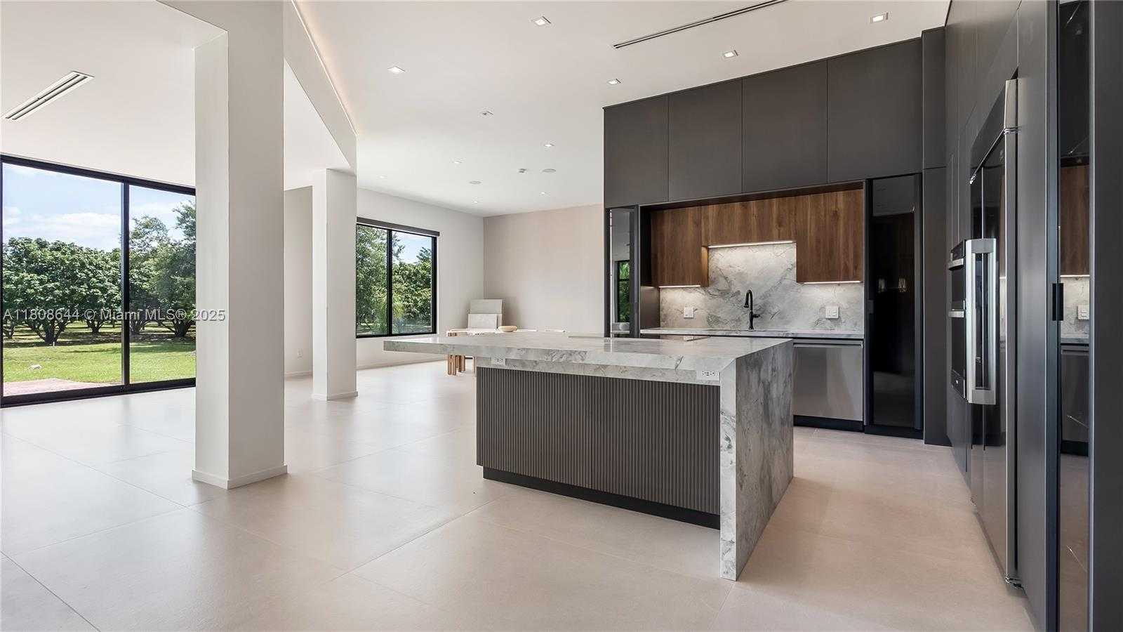 Small Image of 18007 SOUTH WEST 154TH ST, Miami Number 11