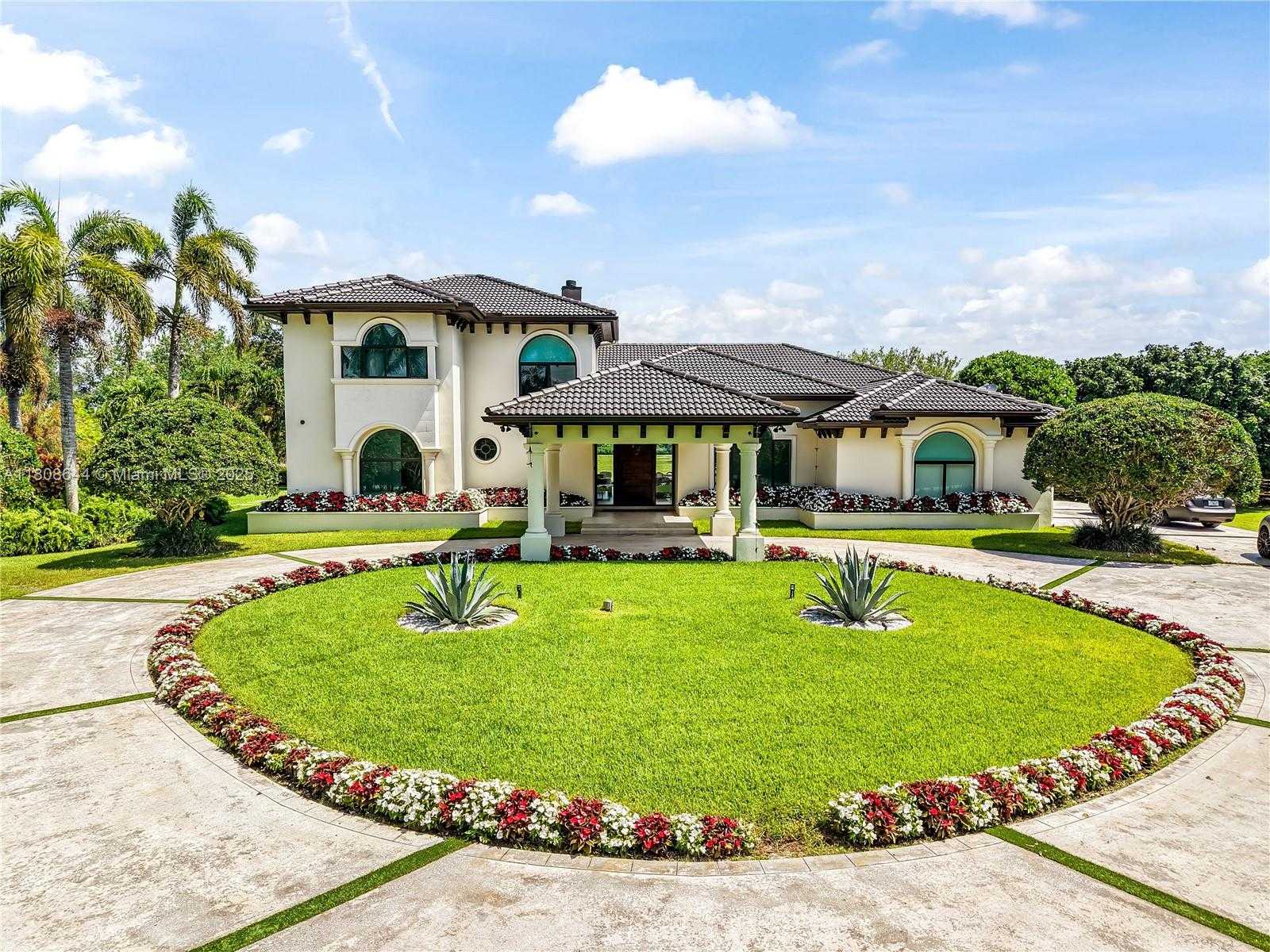 Small Image of 18007 SOUTH WEST 154TH ST, Miami Number 2