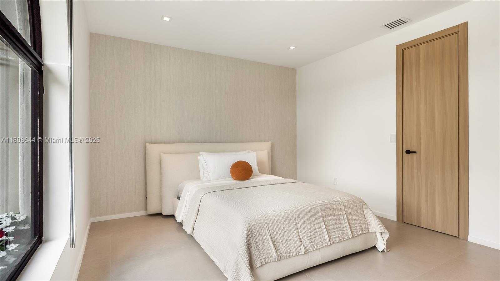 Small Image of 18007 SOUTH WEST 154TH ST, Miami Number 25