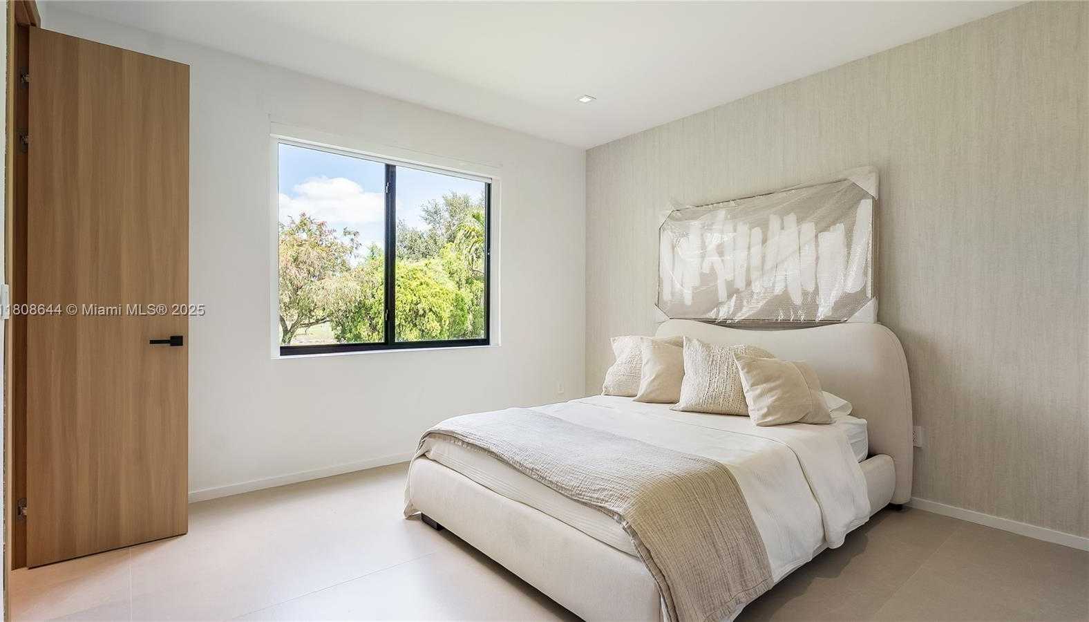 Small Image of 18007 SOUTH WEST 154TH ST, Miami Number 27