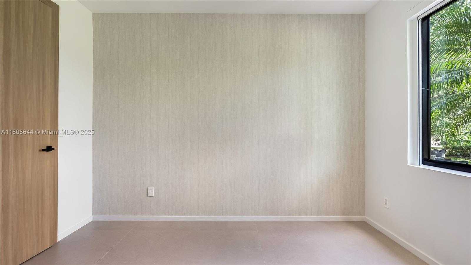 Small Image of 18007 SOUTH WEST 154TH ST, Miami Number 30