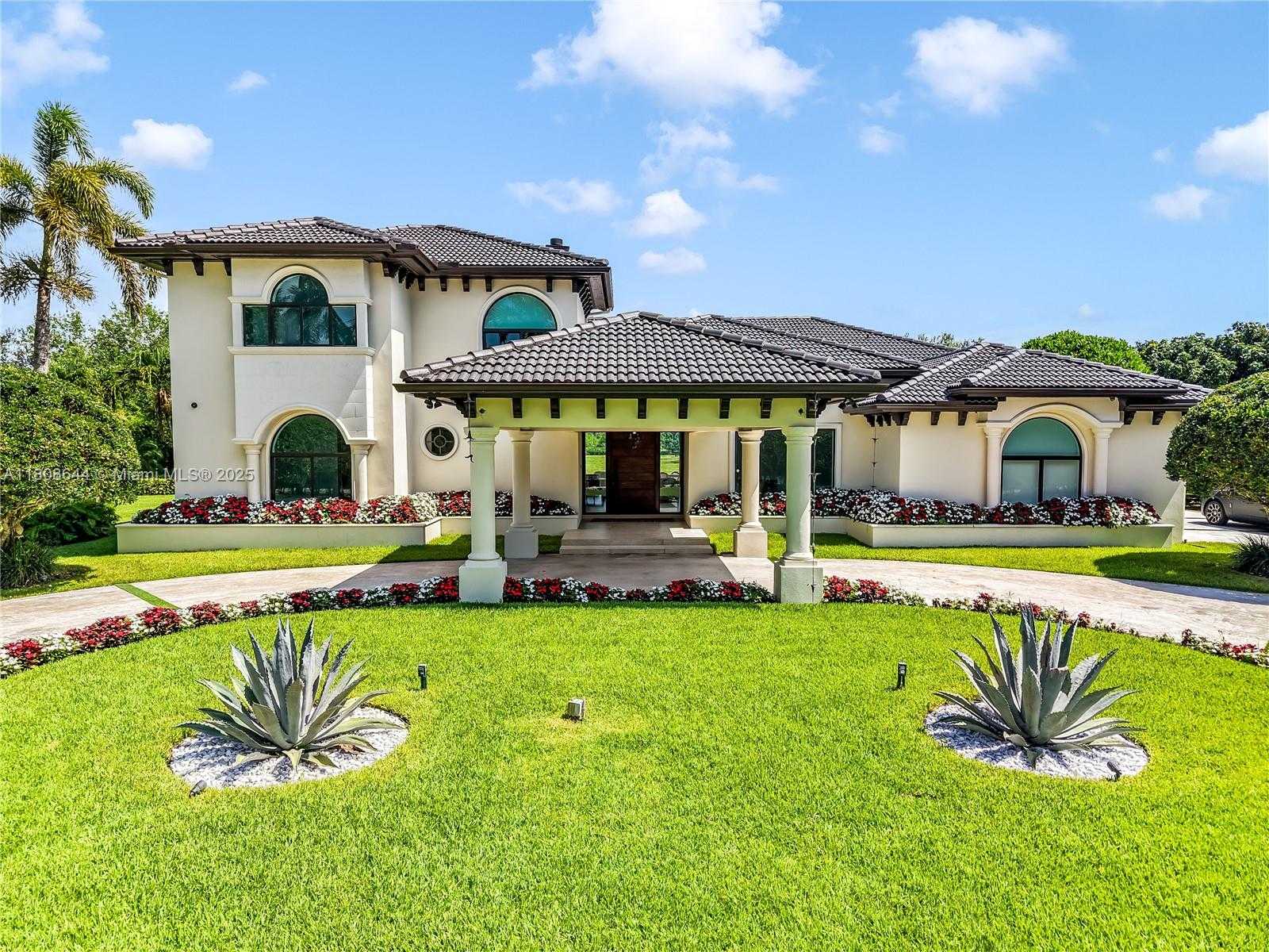 Small Image of 18007 SOUTH WEST 154TH ST, Miami Number 35