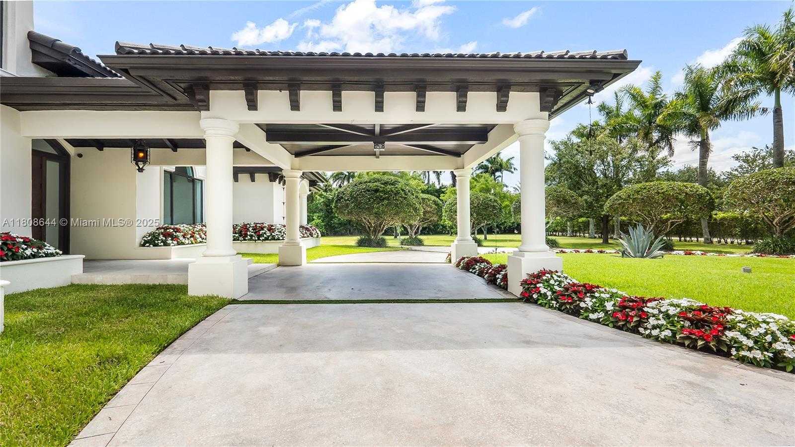 Small Image of 18007 SOUTH WEST 154TH ST, Miami Number 4
