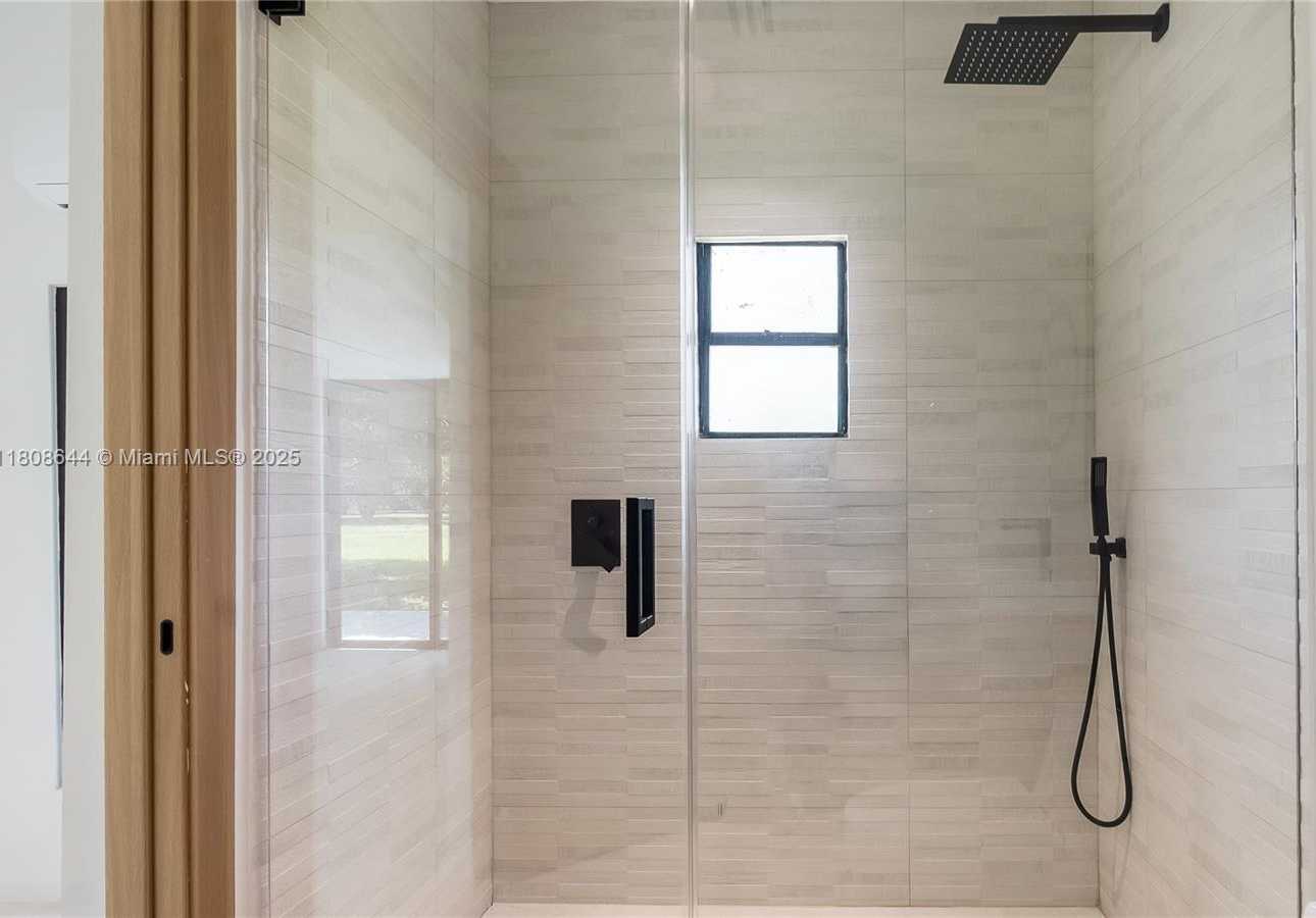 Small Image of 18007 SOUTH WEST 154TH ST, Miami Number 55
