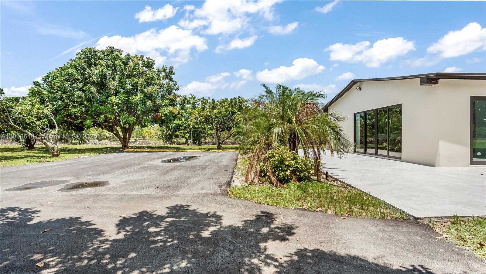 Small Image of 18007 SOUTH WEST 154TH ST, Miami Number 56