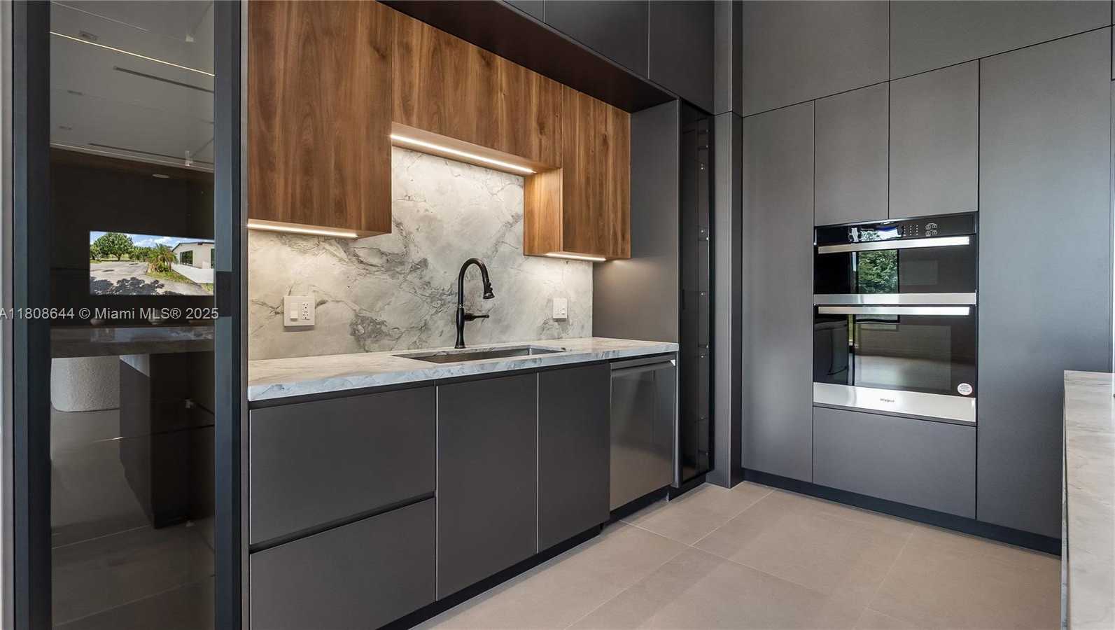 Small Image of 18007 SOUTH WEST 154TH ST, Miami Number 8