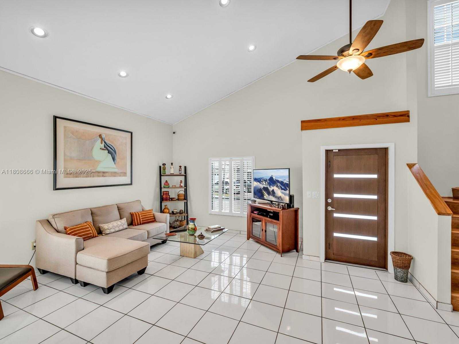 Small Image of 6566 NORTH WEST 197TH LN, Hialeah Number 10