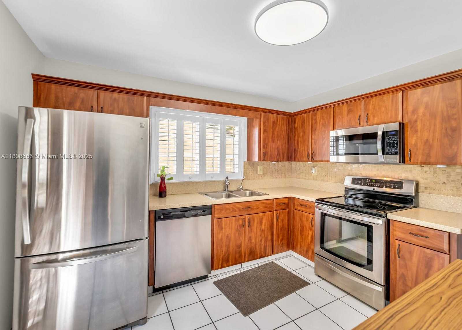 Small Image of 6566 NORTH WEST 197TH LN, Hialeah Number 16