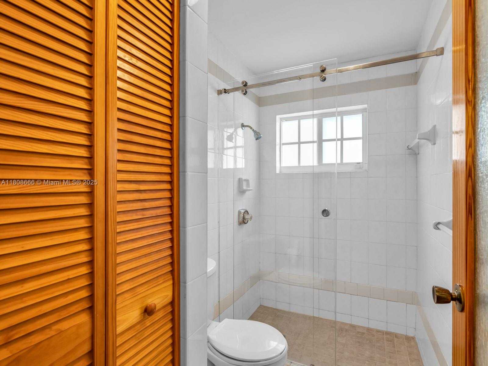 Small Image of 6566 NORTH WEST 197TH LN, Hialeah Number 23