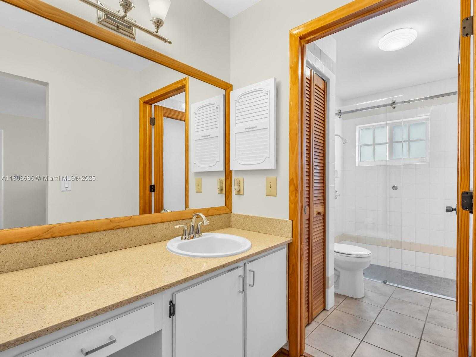 Small Image of 6566 NORTH WEST 197TH LN, Hialeah Number 24