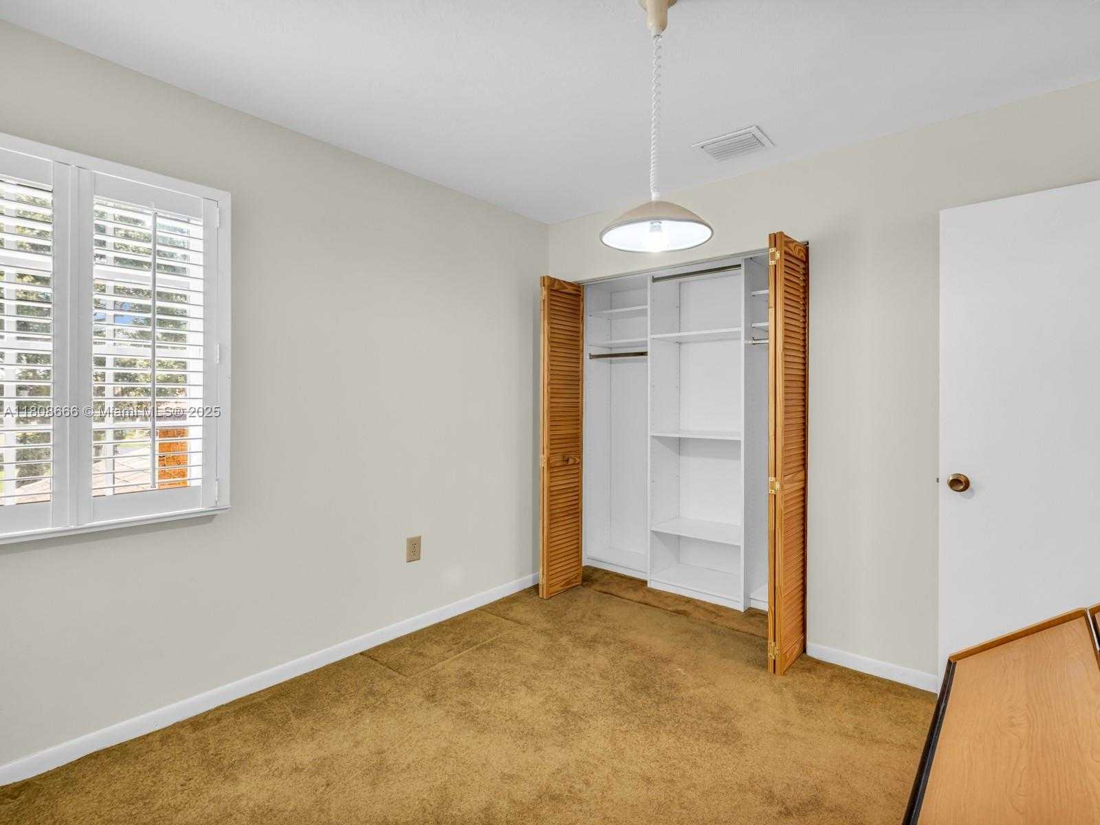 Small Image of 6566 NORTH WEST 197TH LN, Hialeah Number 29