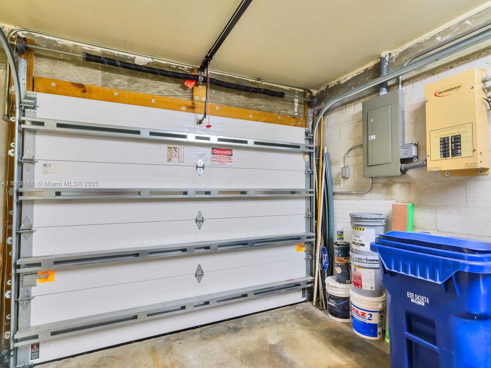 Small Image of 6566 NORTH WEST 197TH LN, Hialeah Number 32