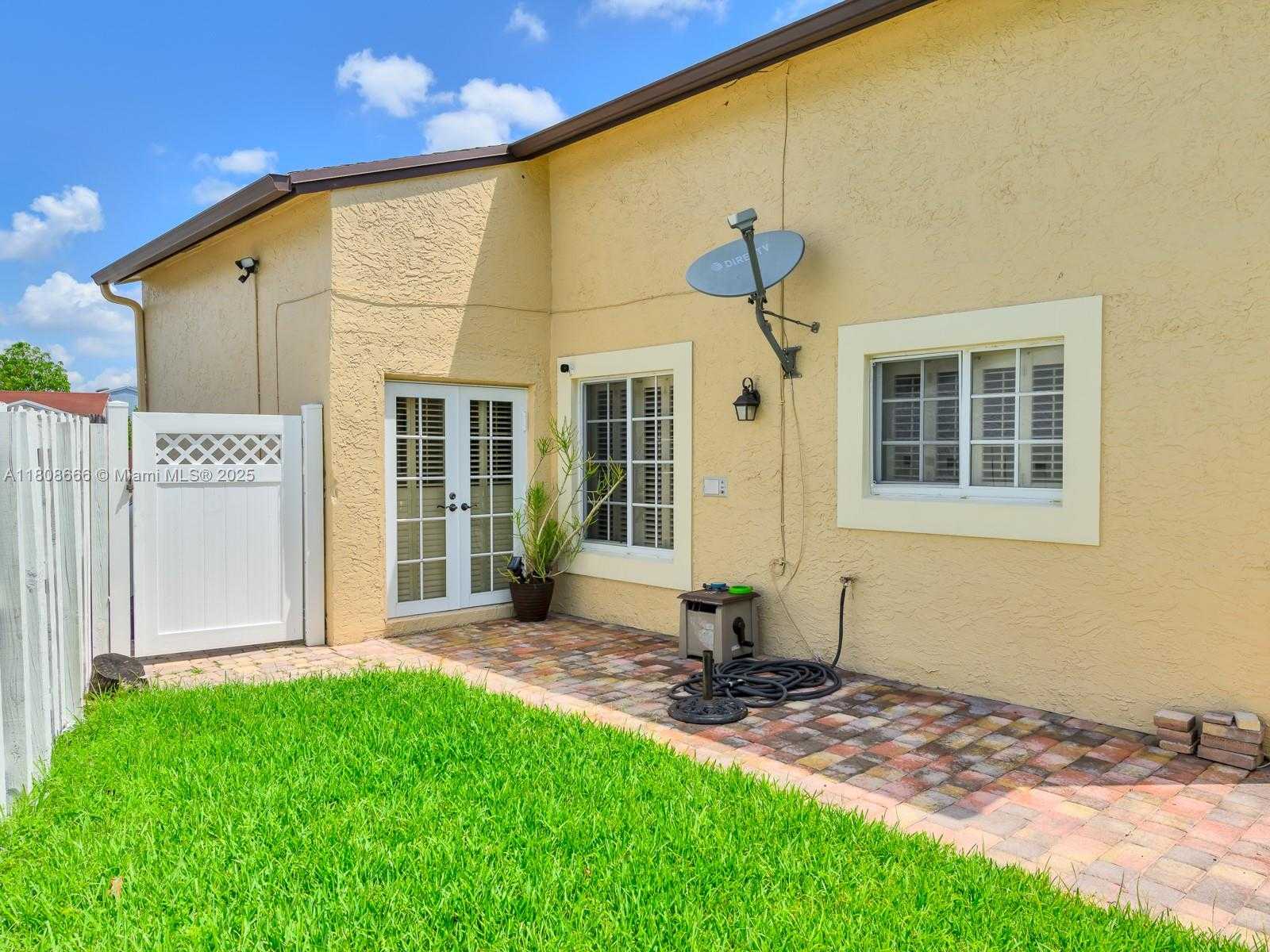 Small Image of 6566 NORTH WEST 197TH LN, Hialeah Number 33