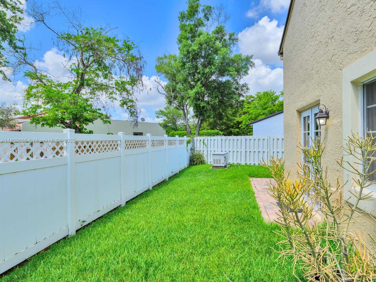 Small Image of 6566 NORTH WEST 197TH LN, Hialeah Number 37
