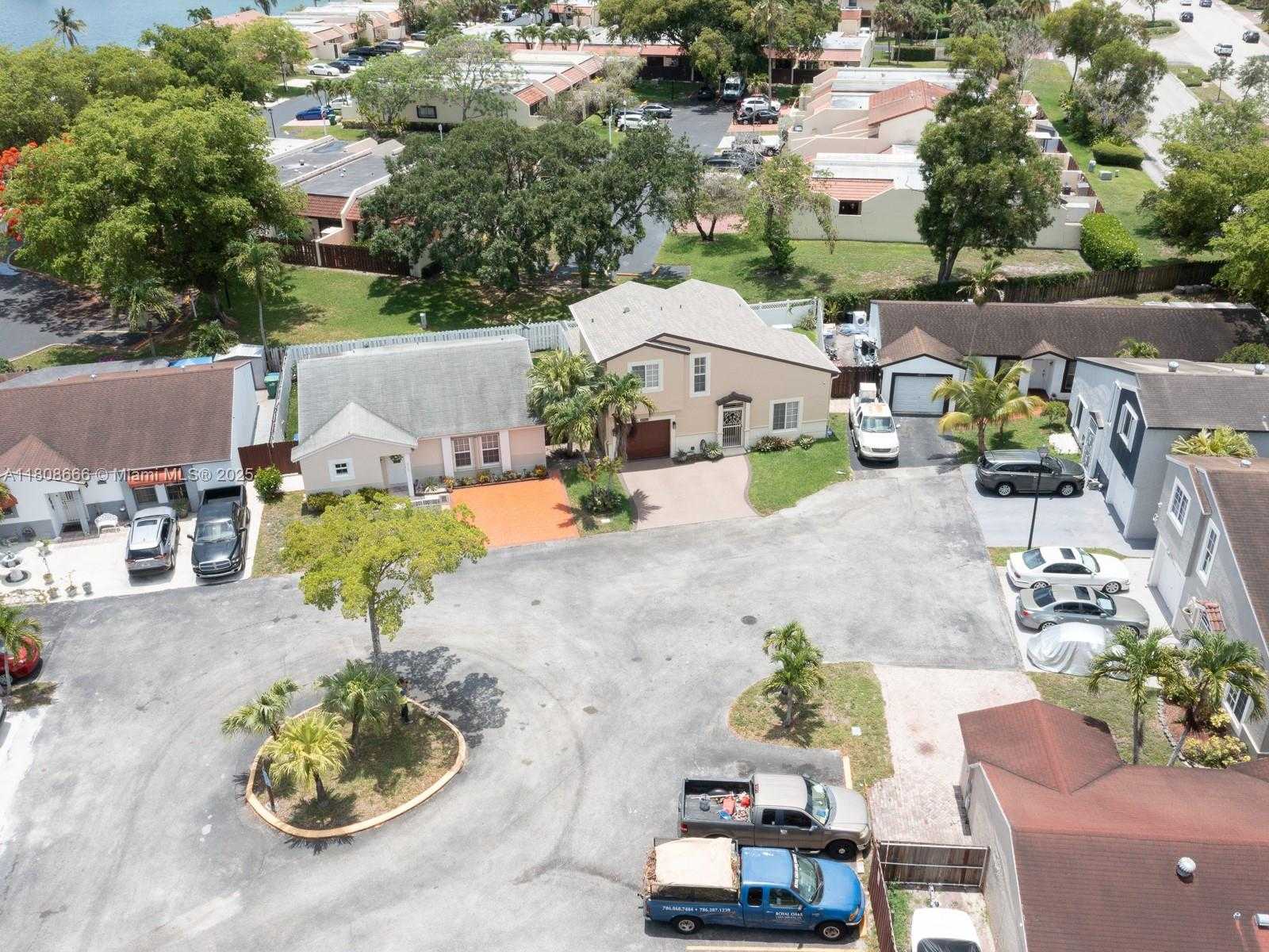Small Image of 6566 NORTH WEST 197TH LN, Hialeah Number 47
