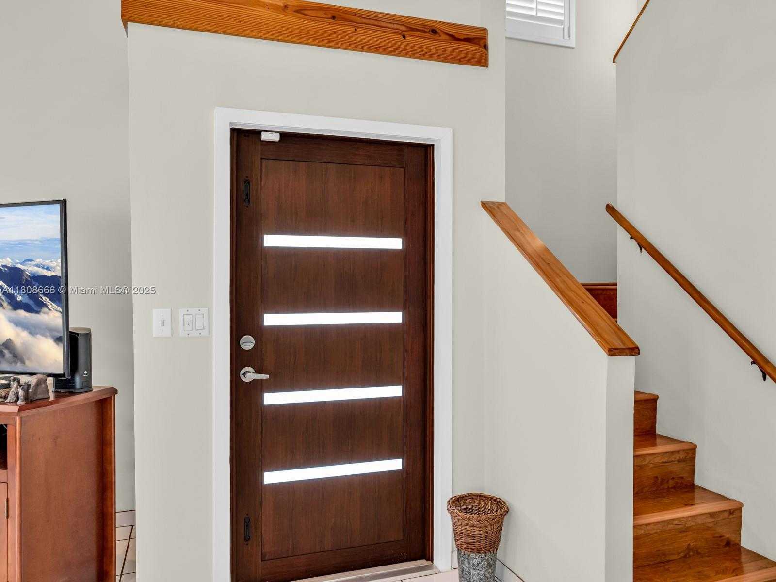 Small Image of 6566 NORTH WEST 197TH LN, Hialeah Number 8