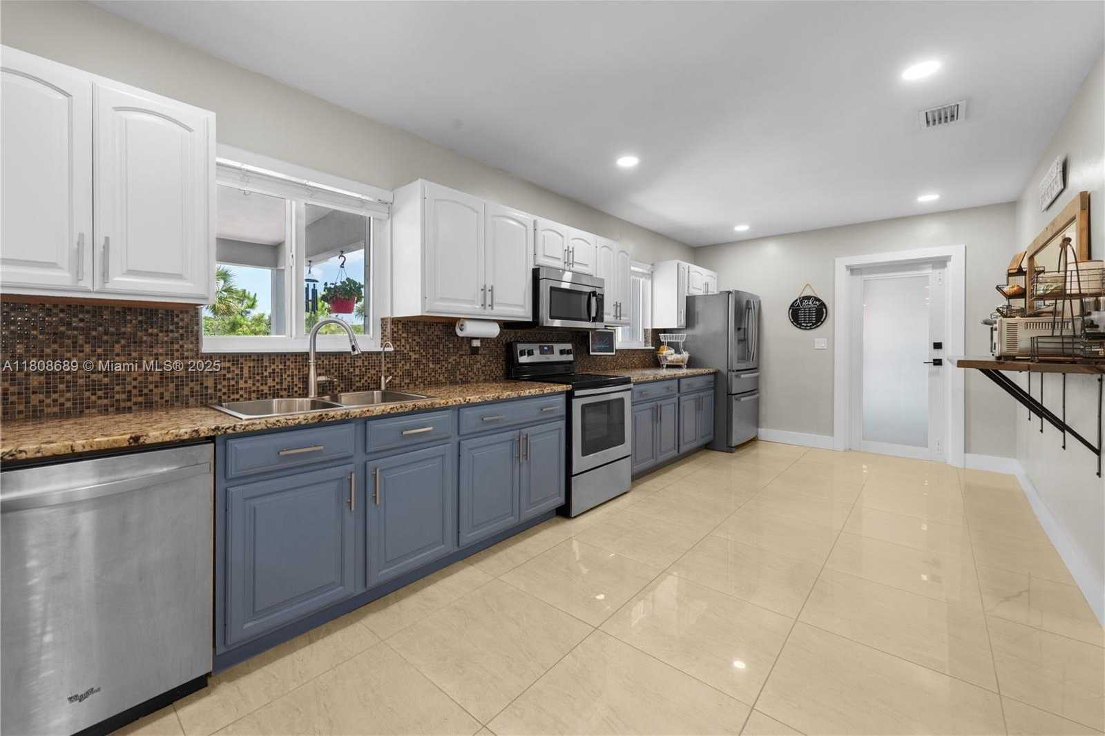 Small Image of 19525 SOUTH WEST 272ND ST, Homestead Number 11