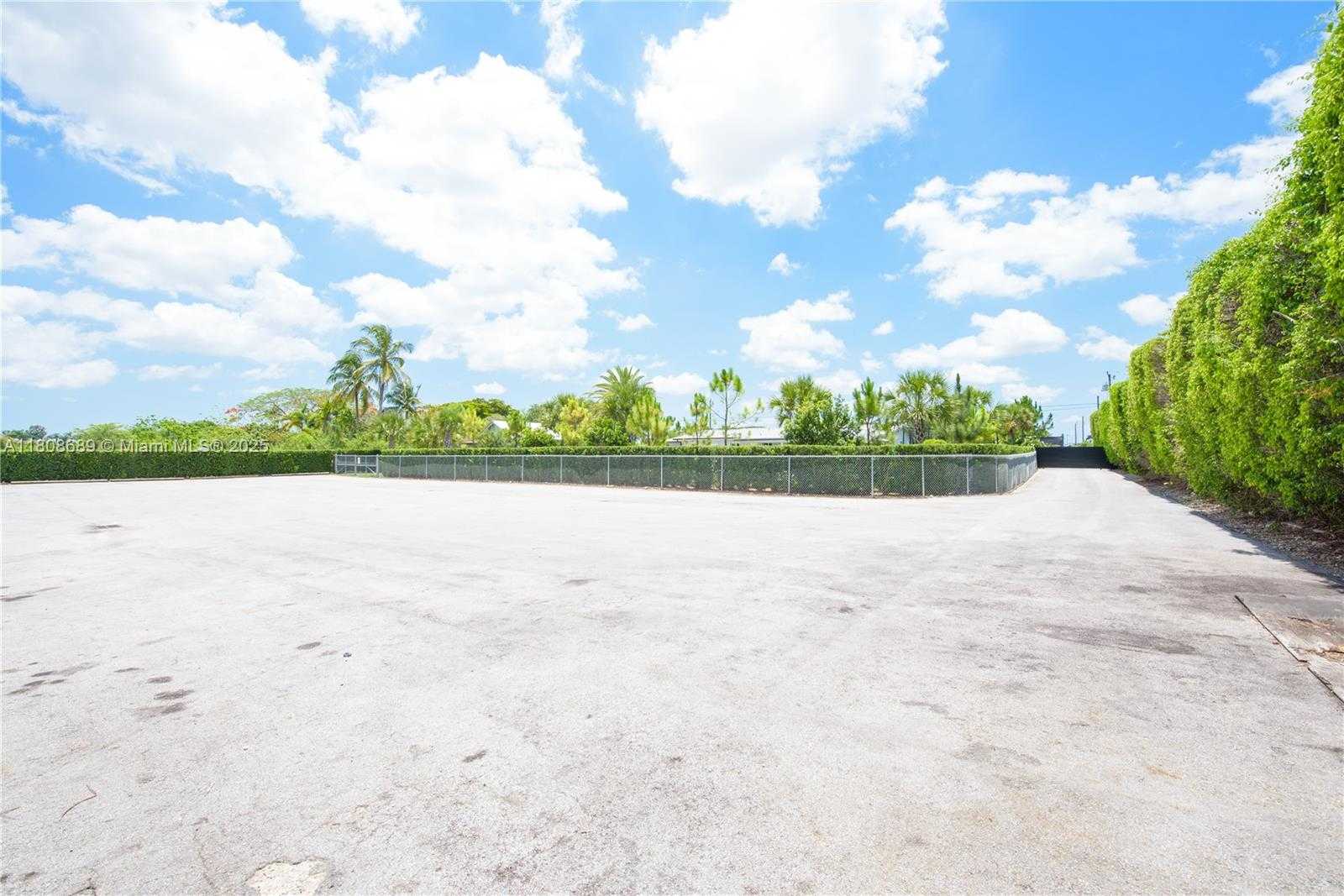Small Image of 19525 SOUTH WEST 272ND ST, Homestead Number 38