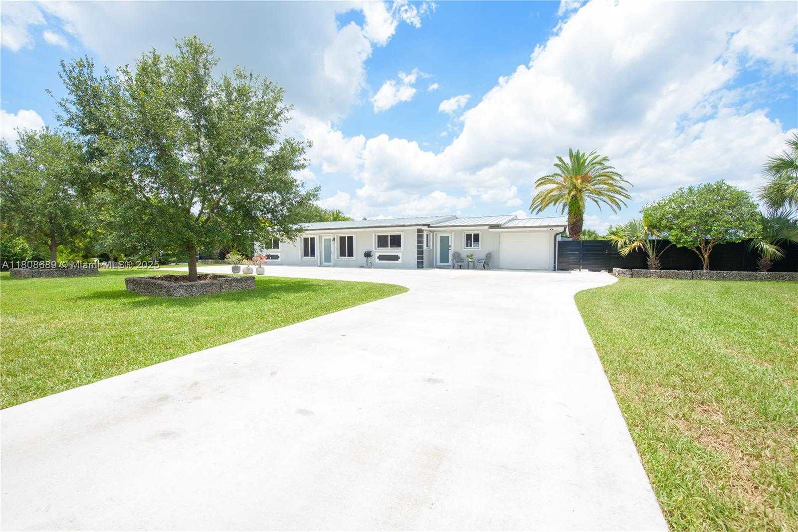 Small Image of 19525 SOUTH WEST 272ND ST, Homestead Number 41
