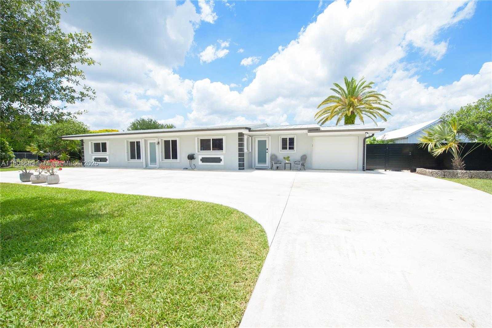 Small Image of 19525 SOUTH WEST 272ND ST, Homestead Number 42
