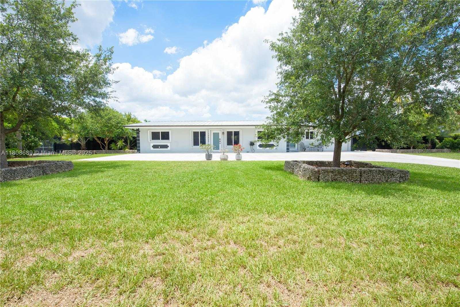 Small Image of 19525 SOUTH WEST 272ND ST, Homestead Number 43