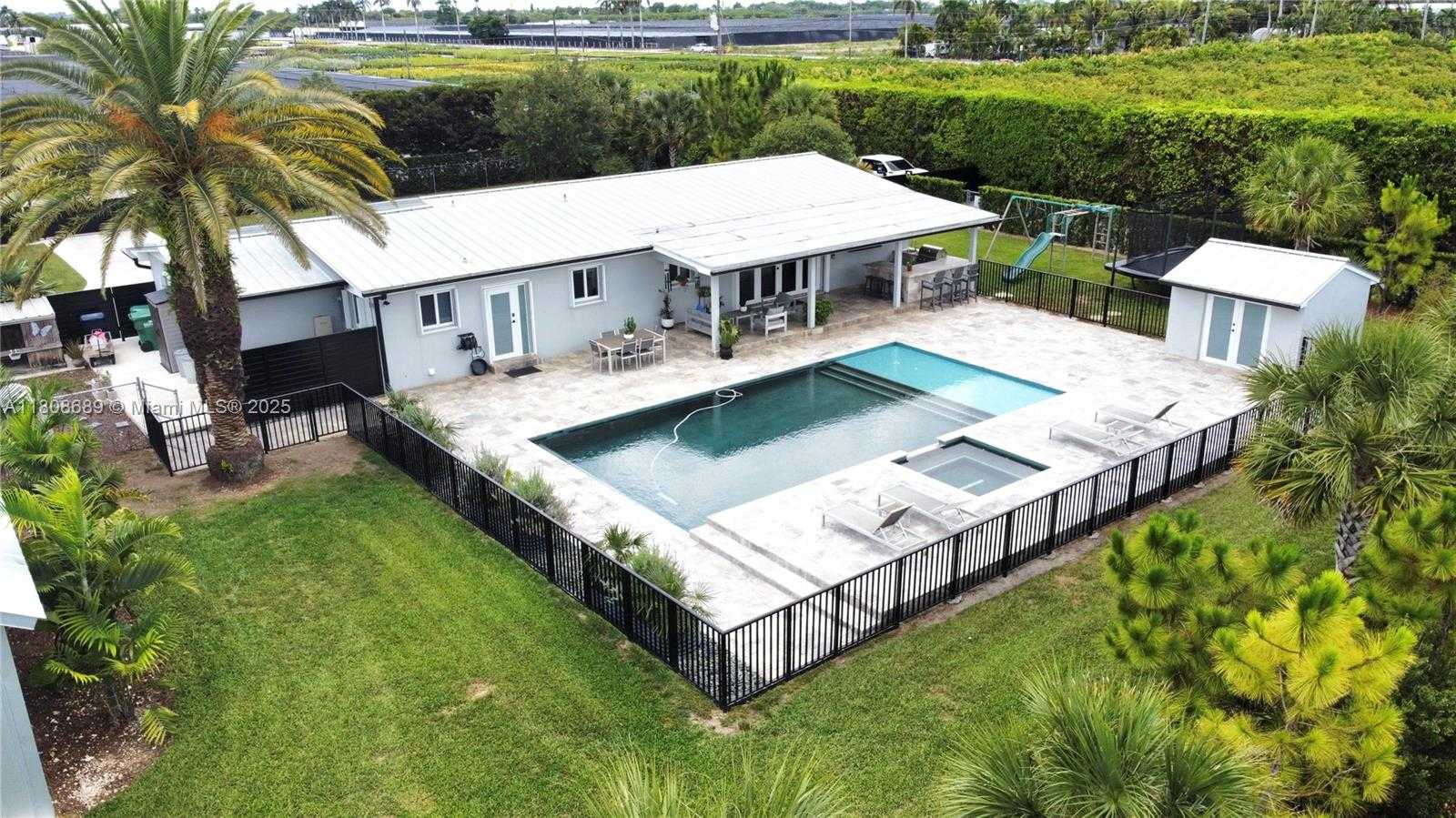 Small Image of 19525 SOUTH WEST 272ND ST, Homestead Number 44