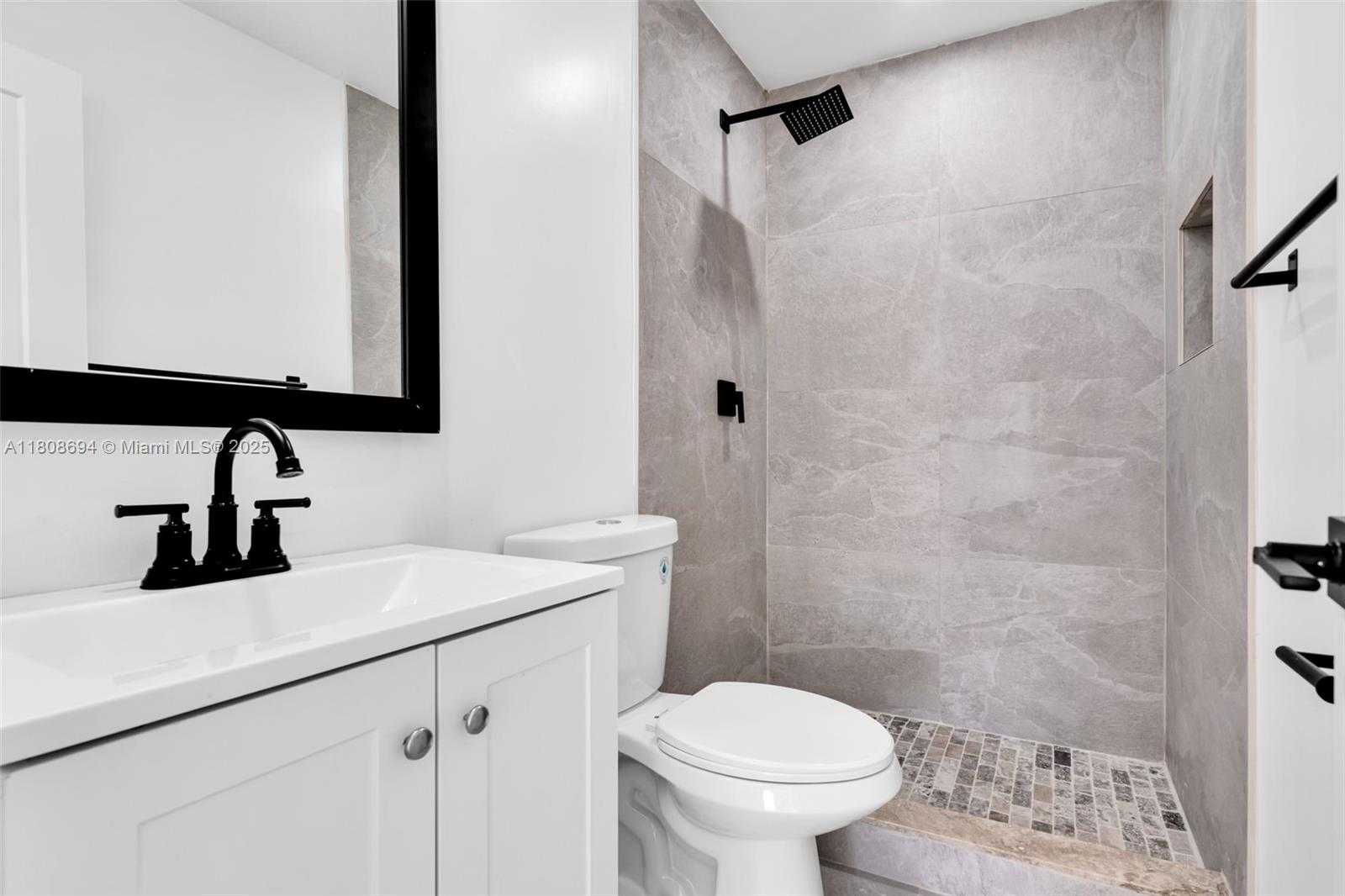 Small Image of 739 WEST 30TH ST, Hialeah Number 11