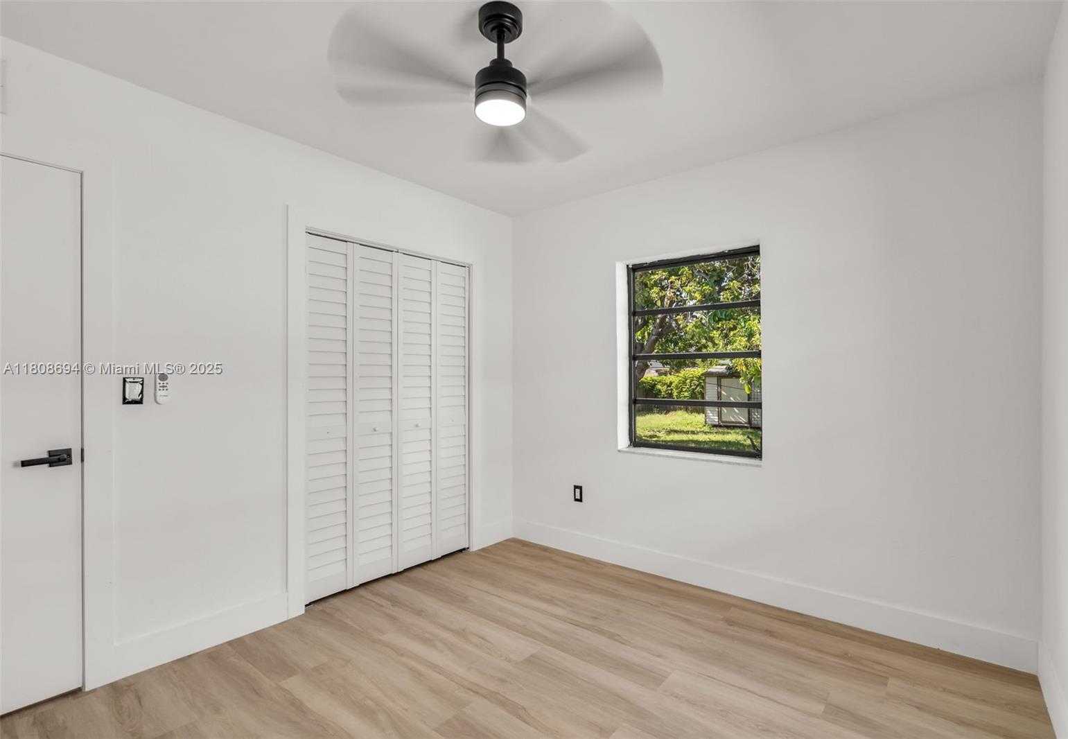 Small Image of 739 WEST 30TH ST, Hialeah Number 14