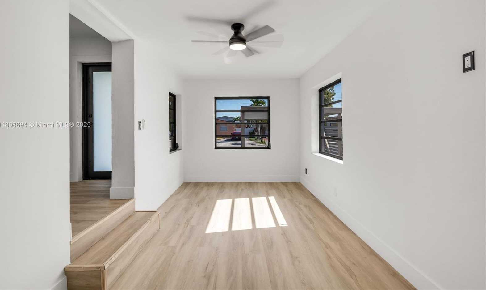 Small Image of 739 WEST 30TH ST, Hialeah Number 18