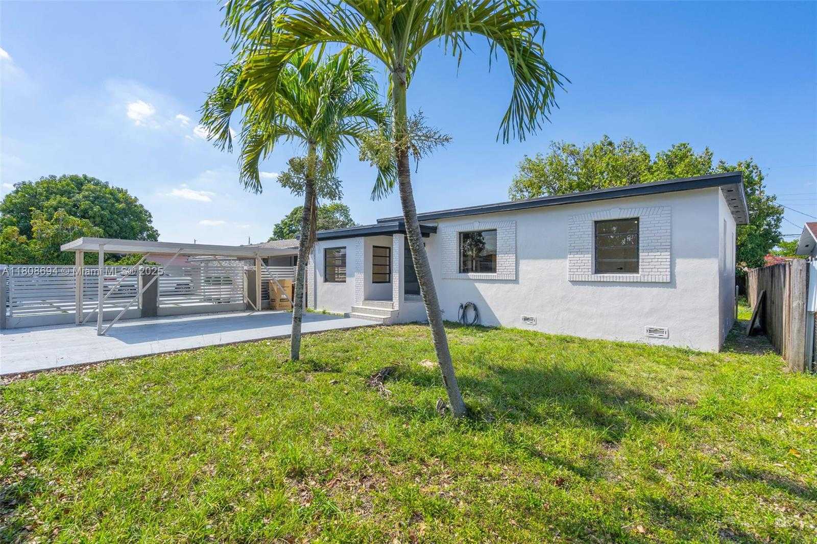 Small Image of 739 WEST 30TH ST, Hialeah Number 2