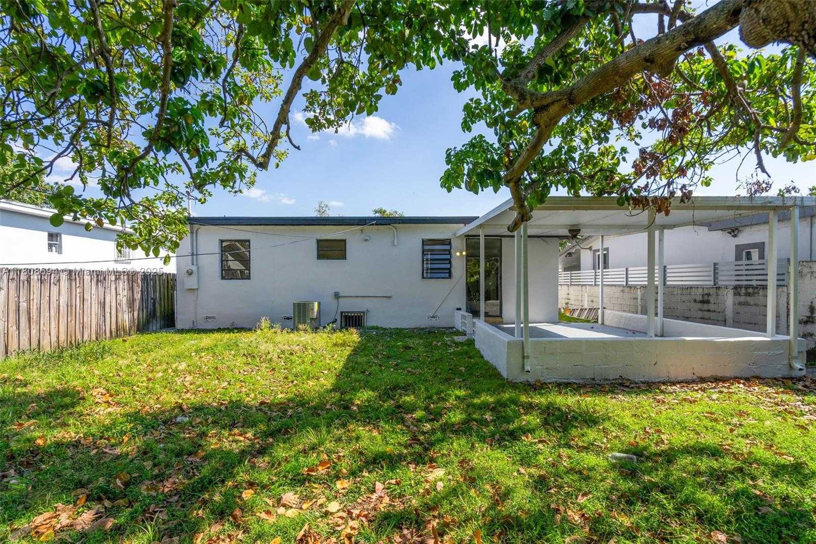 Small Image of 739 WEST 30TH ST, Hialeah Number 22