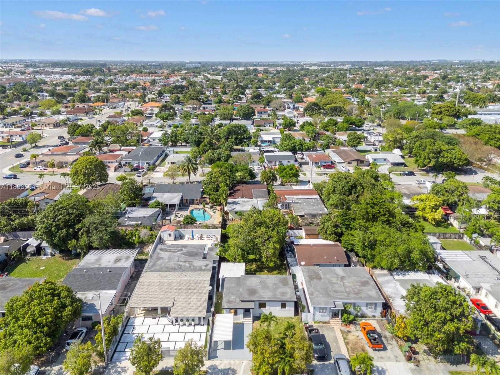 Small Image of 739 WEST 30TH ST, Hialeah Number 24