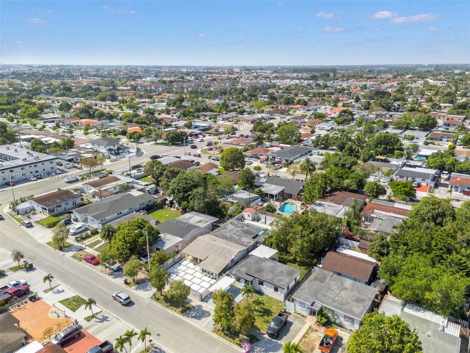 Small Image of 739 WEST 30TH ST, Hialeah Number 26