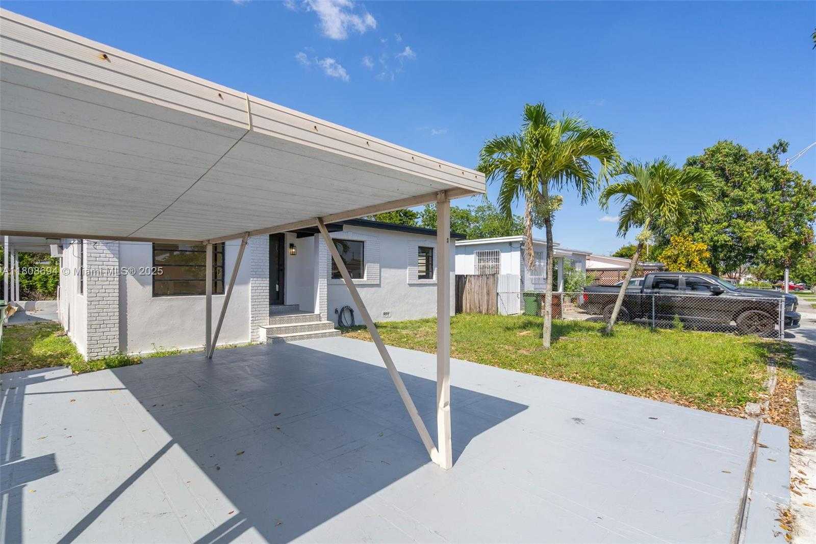 Small Image of 739 WEST 30TH ST, Hialeah Number 3