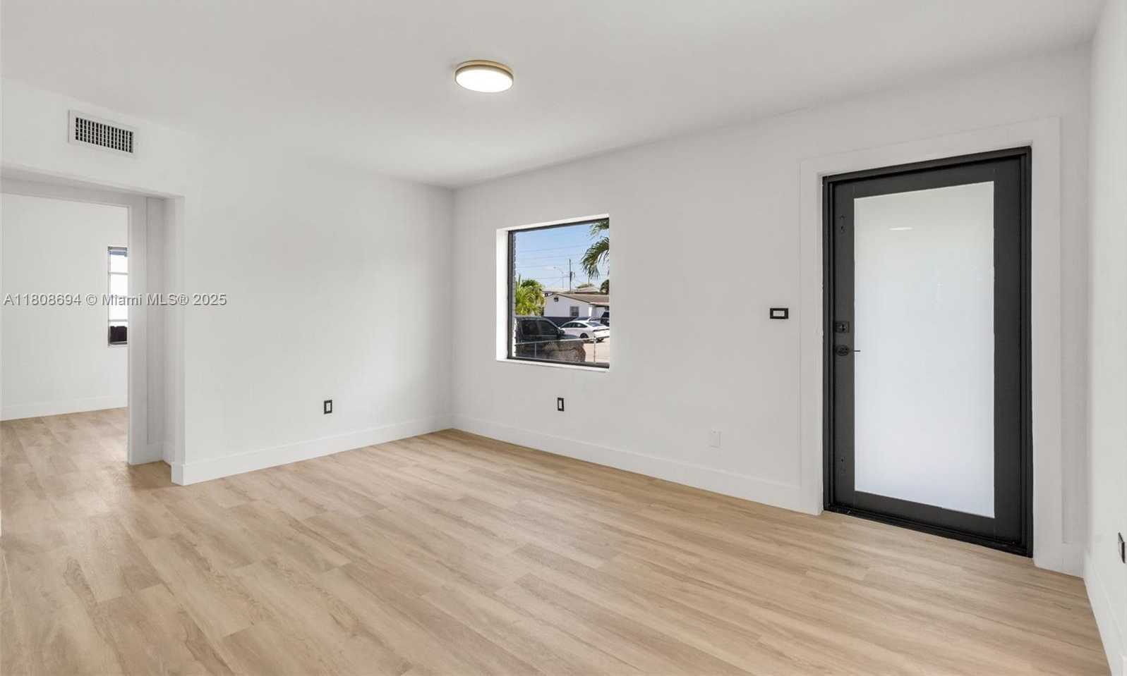 Small Image of 739 WEST 30TH ST, Hialeah Number 5