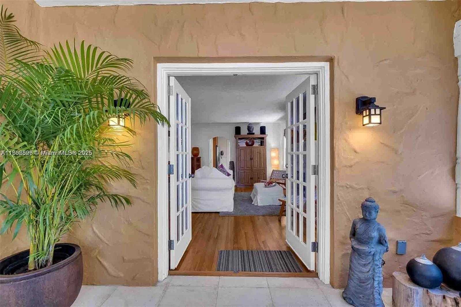 Small Image of 136 NORTH EAST 101ST ST, Miami Shores Number 16