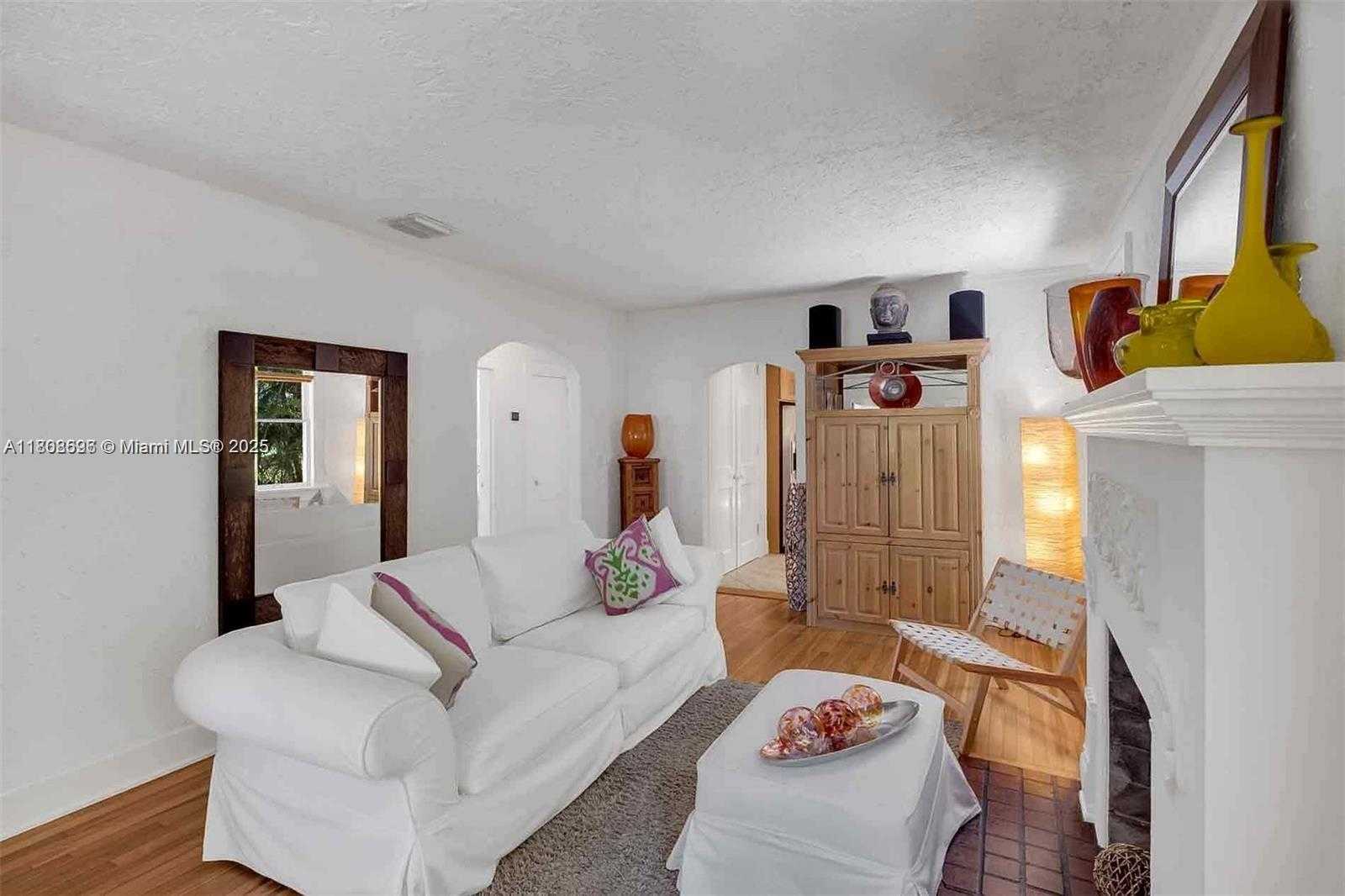 Small Image of 136 NORTH EAST 101ST ST, Miami Shores Number 19