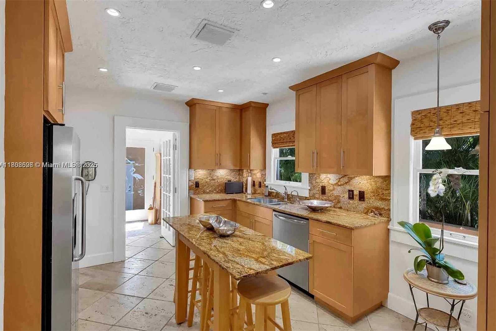 Small Image of 136 NORTH EAST 101ST ST, Miami Shores Number 21