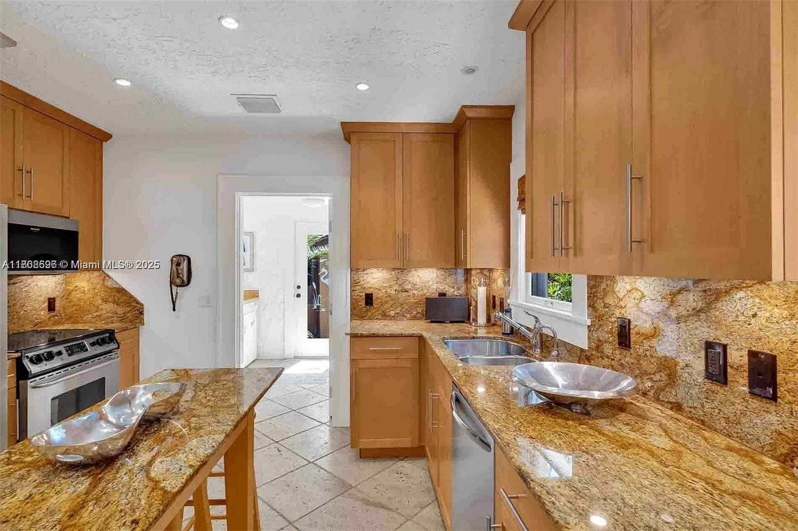Small Image of 136 NORTH EAST 101ST ST, Miami Shores Number 25
