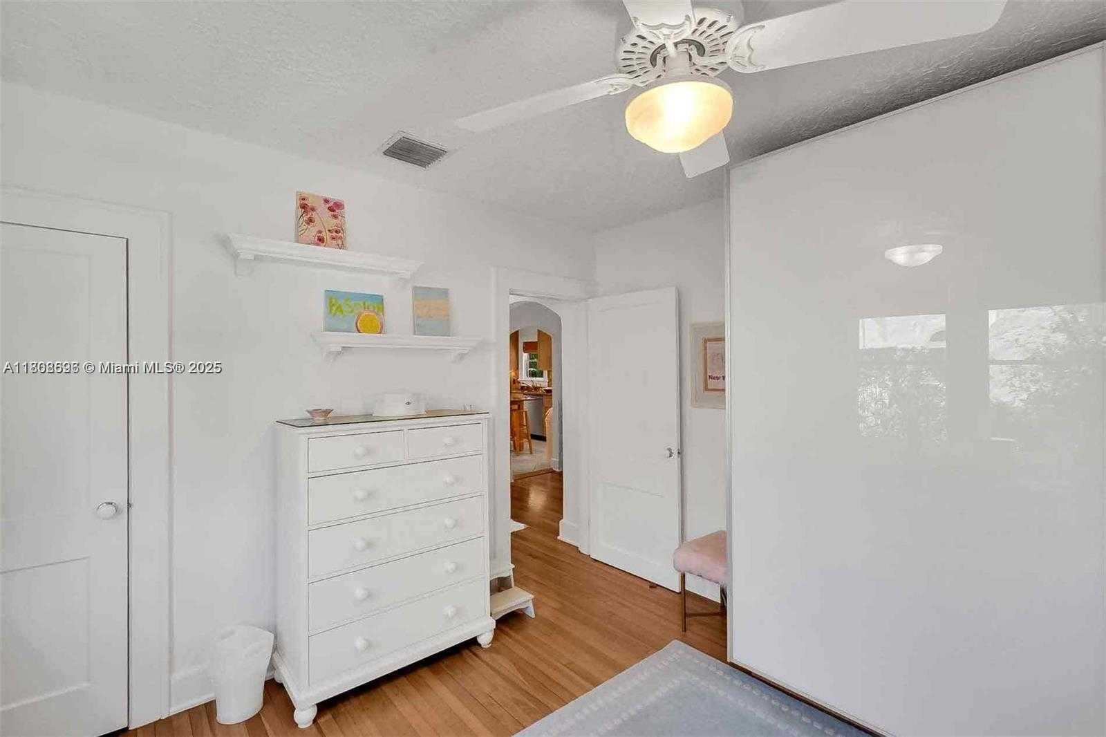 Small Image of 136 NORTH EAST 101ST ST, Miami Shores Number 35
