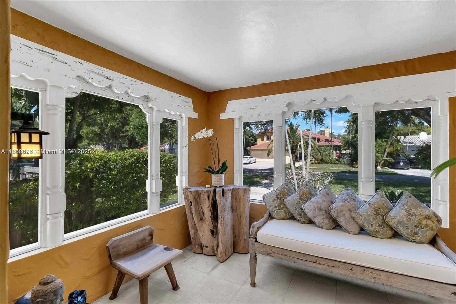 Small Image of 136 NORTH EAST 101ST ST, Miami Shores Number 6