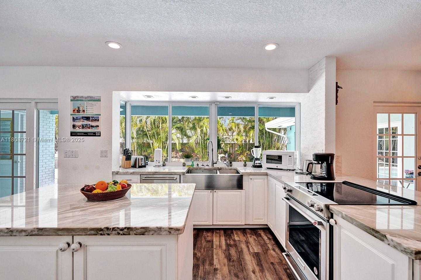 Small Image of 1245 WILEY ST, Hollywood Number 13