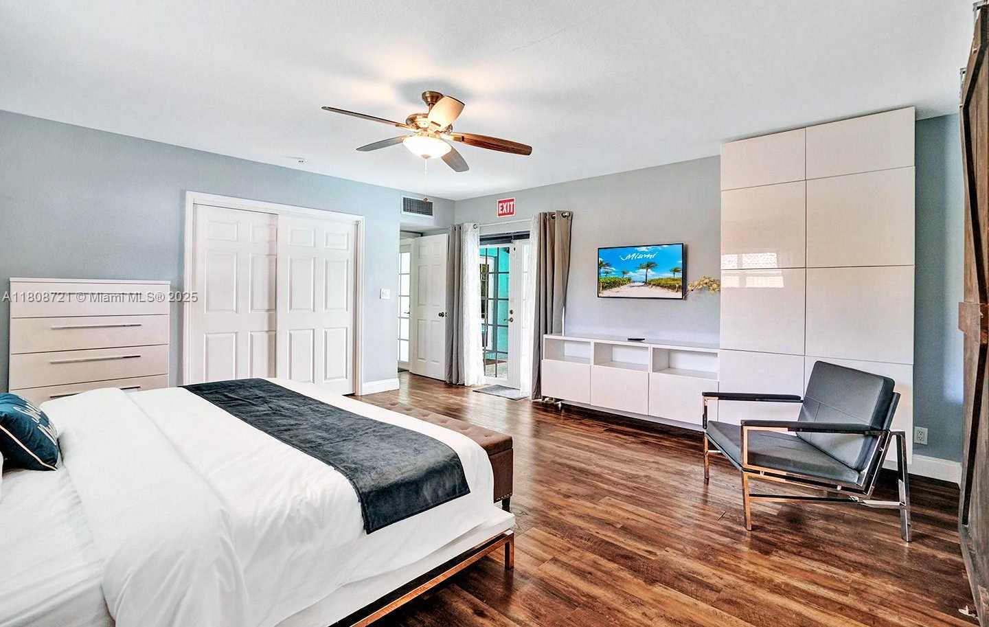 Small Image of 1245 WILEY ST, Hollywood Number 28
