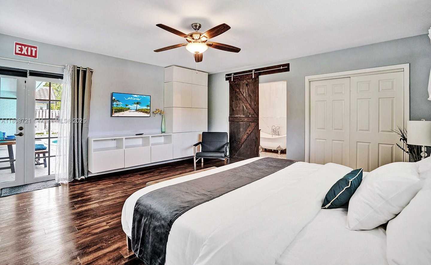 Small Image of 1245 WILEY ST, Hollywood Number 29