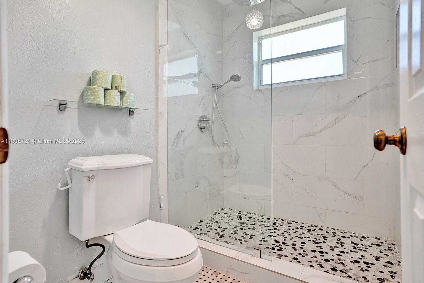 Small Image of 1245 WILEY ST, Hollywood Number 31