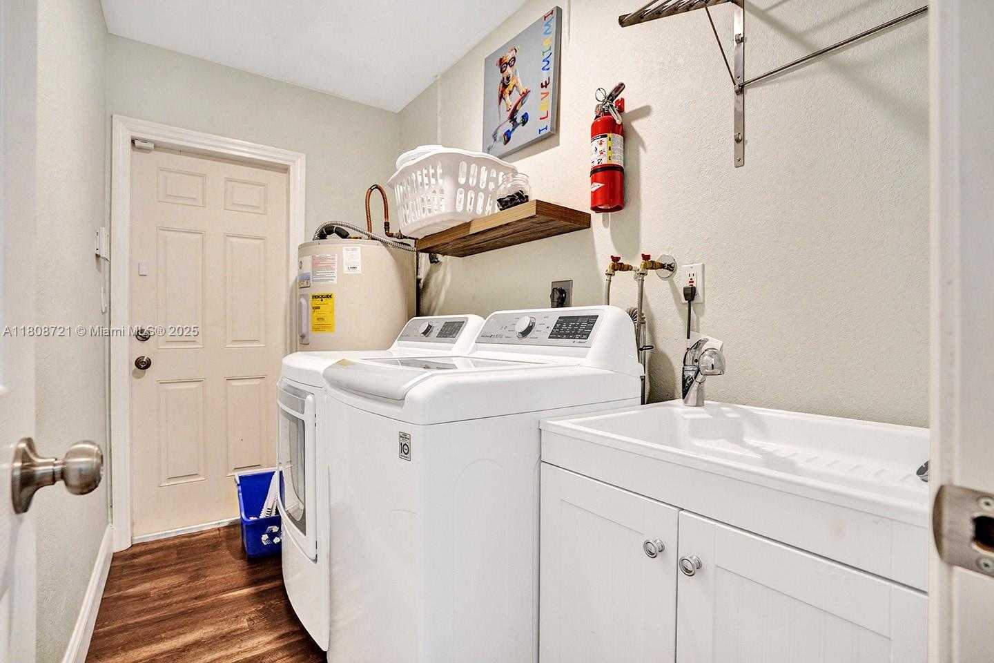Small Image of 1245 WILEY ST, Hollywood Number 43