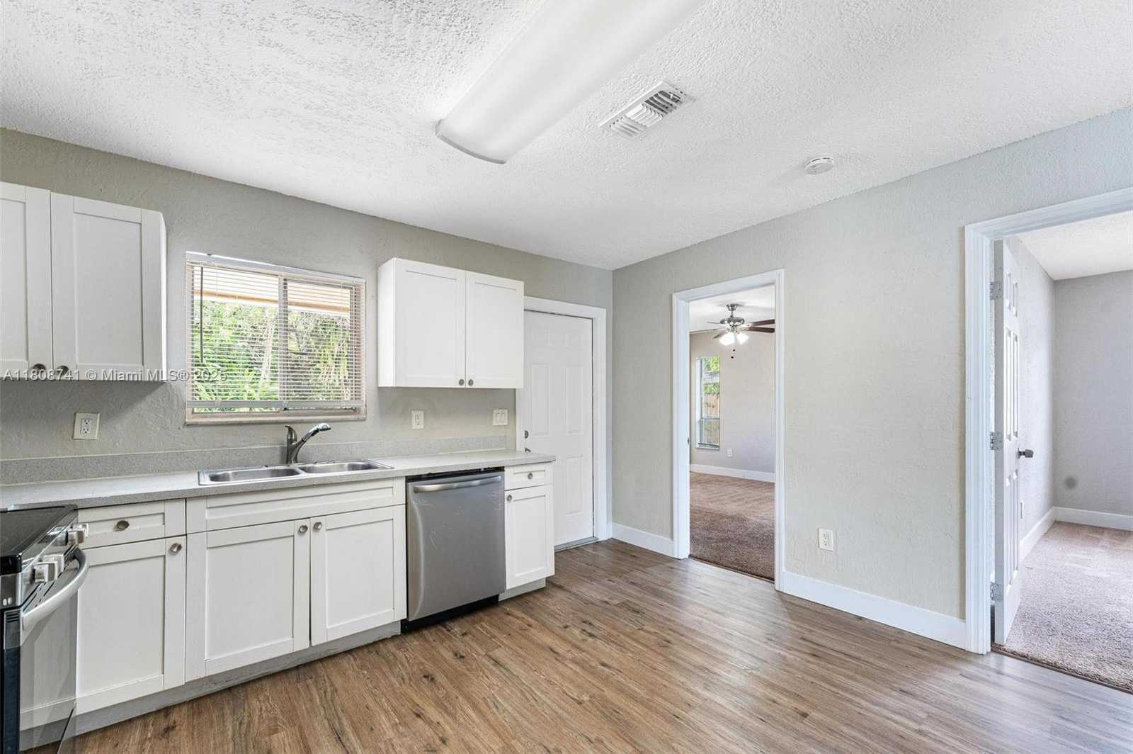 Small Image of 22123 SW 62nd Ct, Boca Raton, FL 33428, USA Number 10