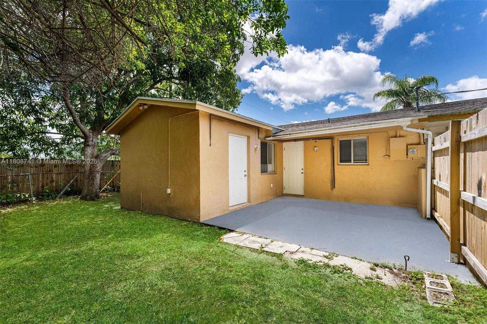 Small Image of 22123 SW 62nd Ct, Boca Raton, FL 33428, USA Number 23